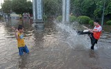 Hà Nội: Sân chơi biến thành 